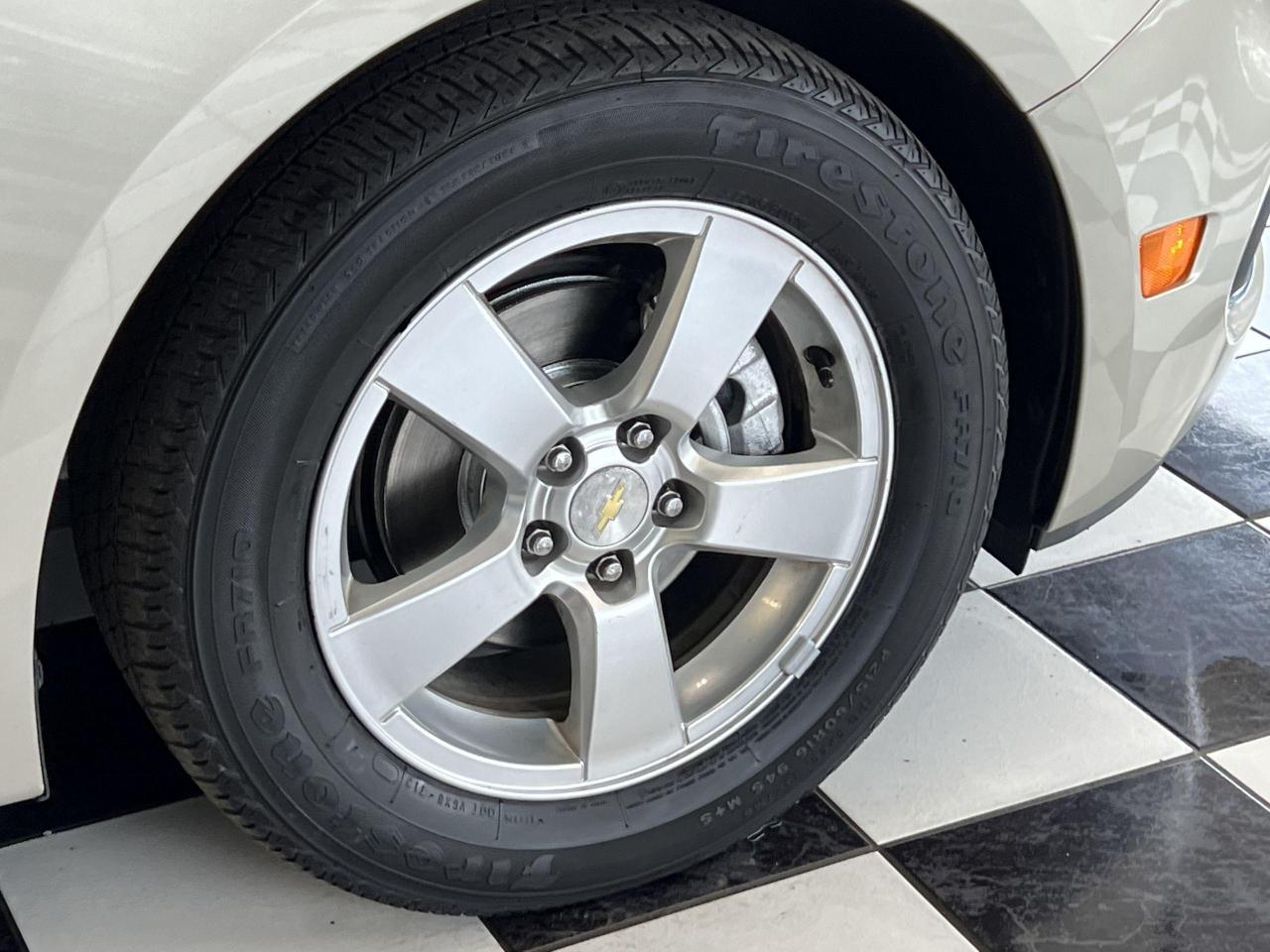 2015 Chevrolet Cruze 2LT+Leather+Roof+Remote Start+Camera+CLEAN CARFAX - Photo #55