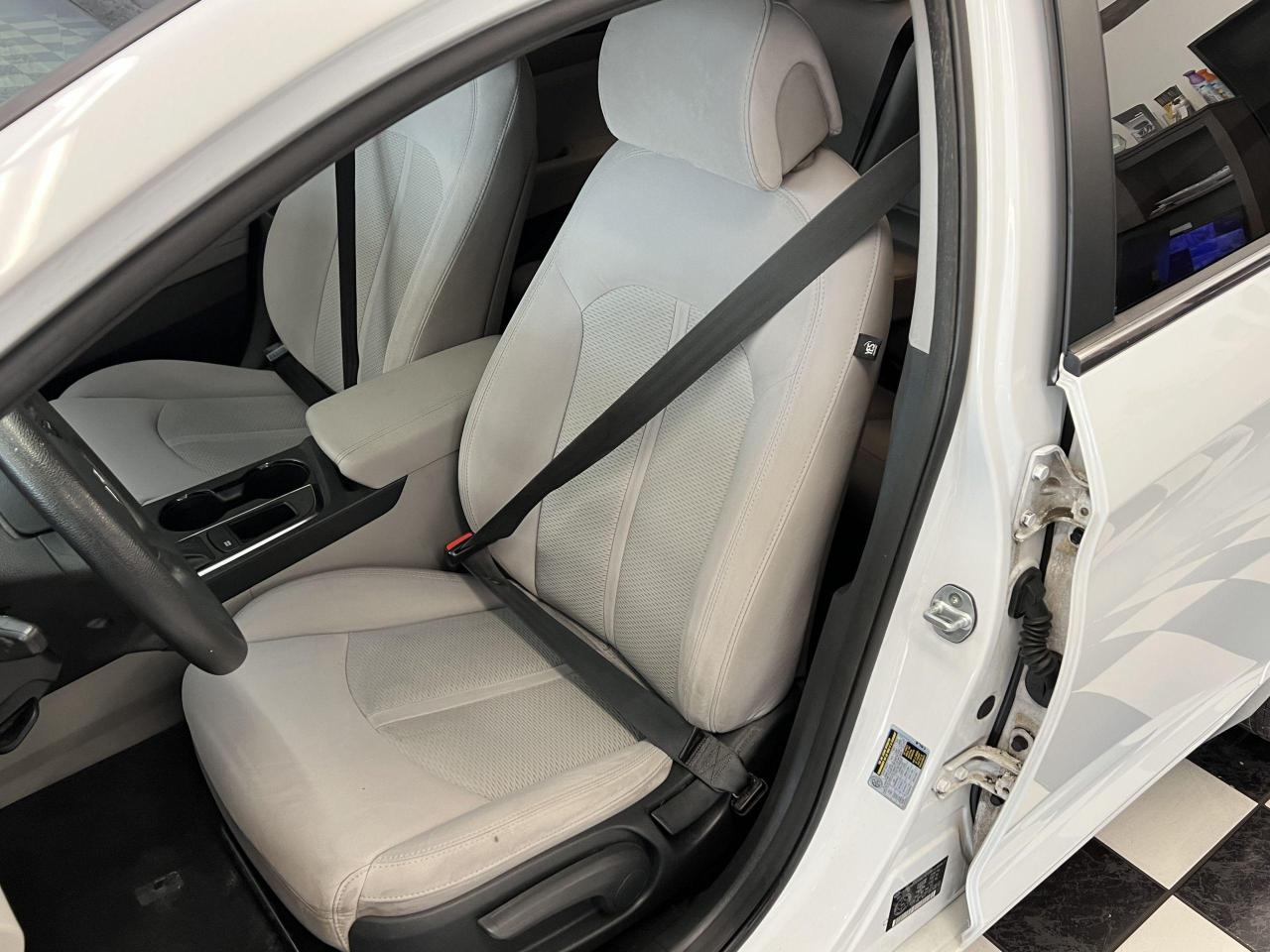2015 Hyundai Sonata GL+New Tires+Camera+Bluetooth+Heated Seats Photo17