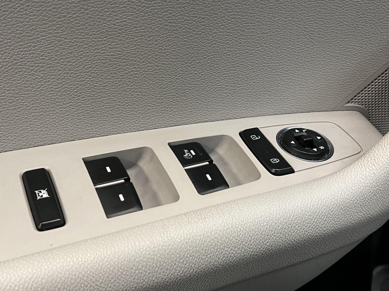 2015 Hyundai Sonata GL+New Tires+Camera+Bluetooth+Heated Seats - Photo #37