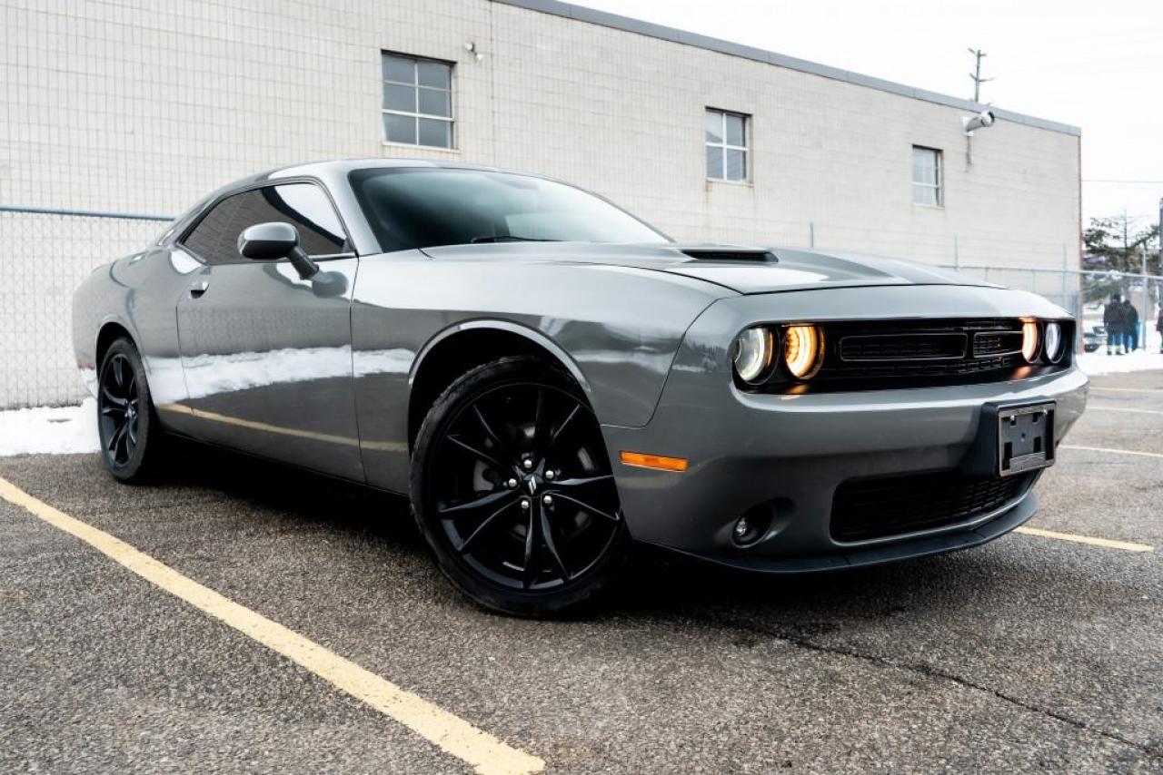 Used 2017 Dodge Challenger SXT|V6|LEATHER|REAR VIEW|SUNROOF|SPORTS|HEATED SEATS|ALLOYS| for sale in Brampton, ON