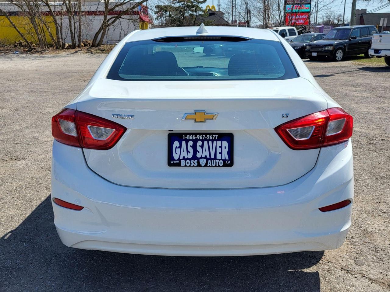 2017 Chevrolet Cruze 2LT Turbo Photo3