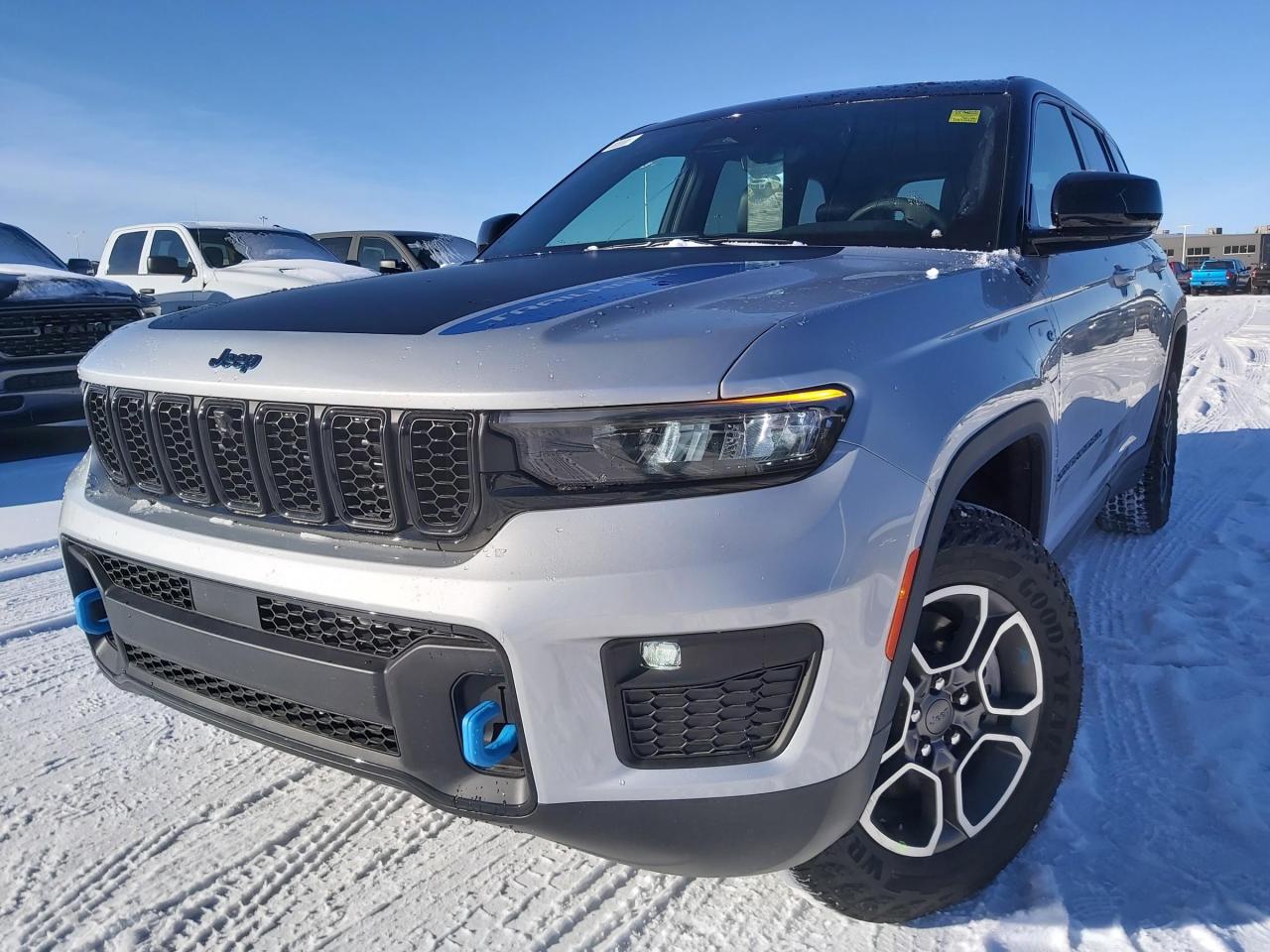 2022 Jeep Grand Cherokee 4xe Trailhawk Photo2