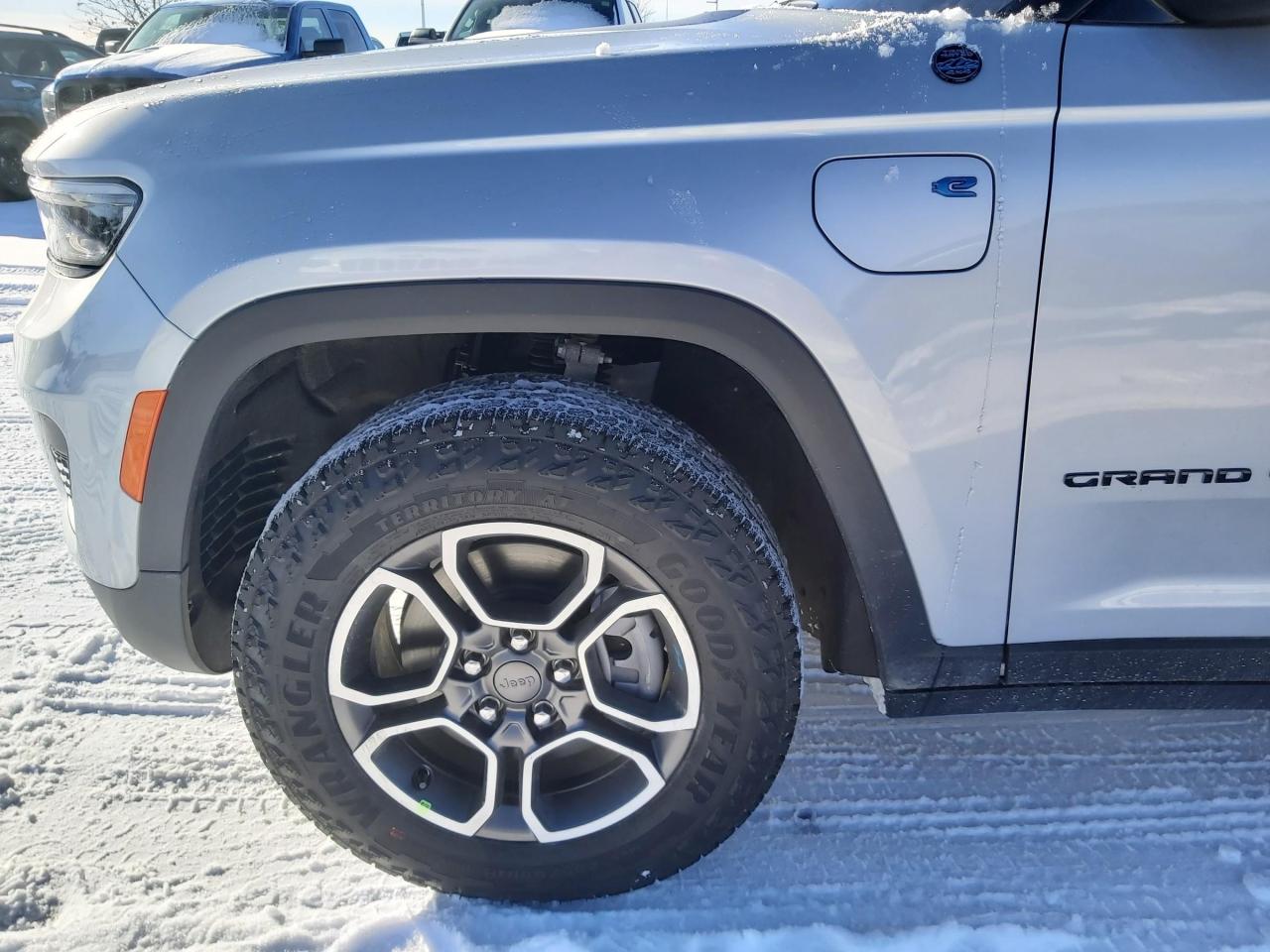 2022 Jeep Grand Cherokee 4xe Trailhawk Photo3