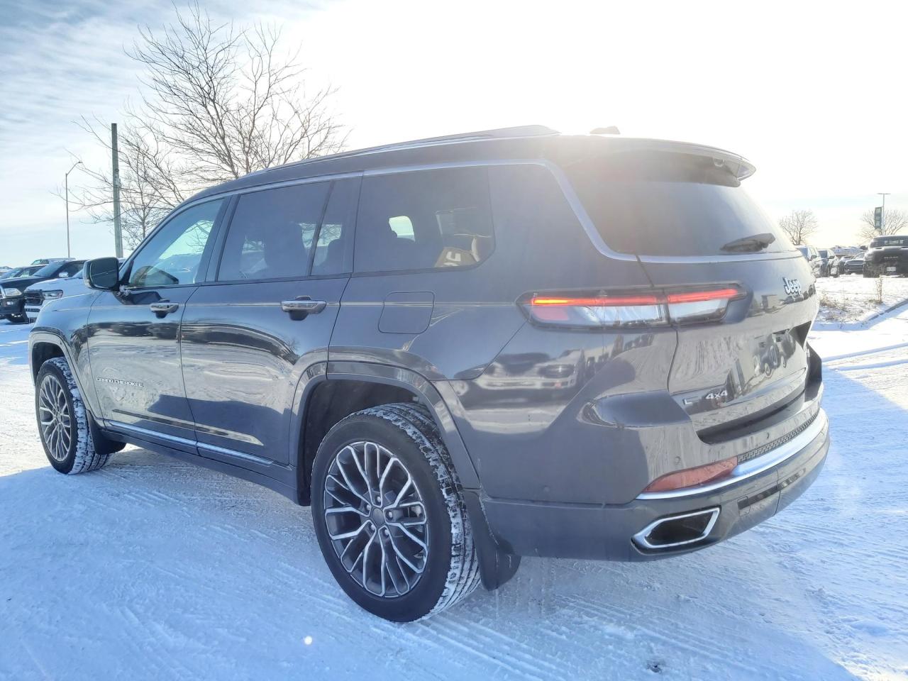 2022 Jeep Grand Cherokee L Summit Photo4