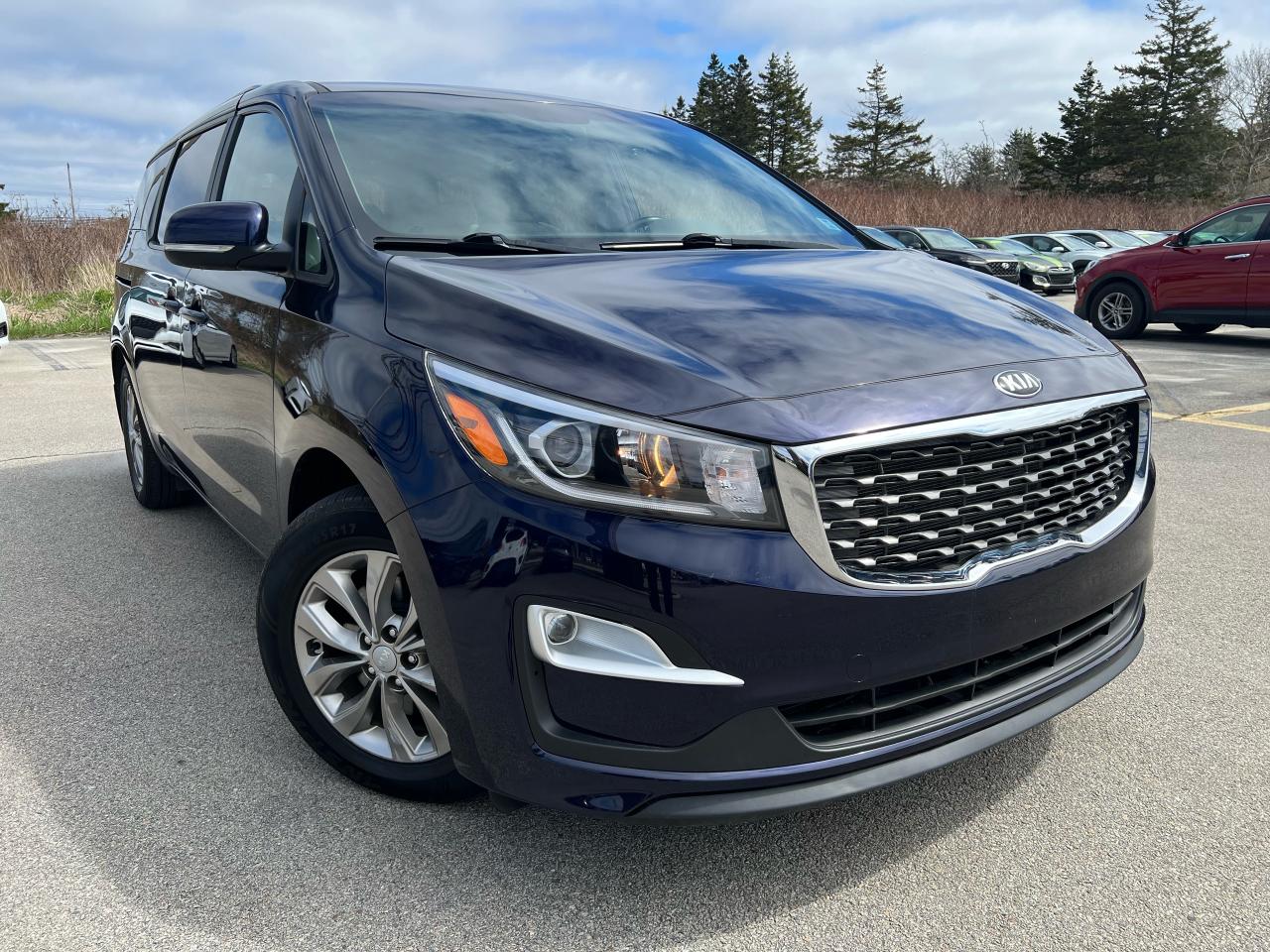 2019 Kia Sedona LX+ Photo1
