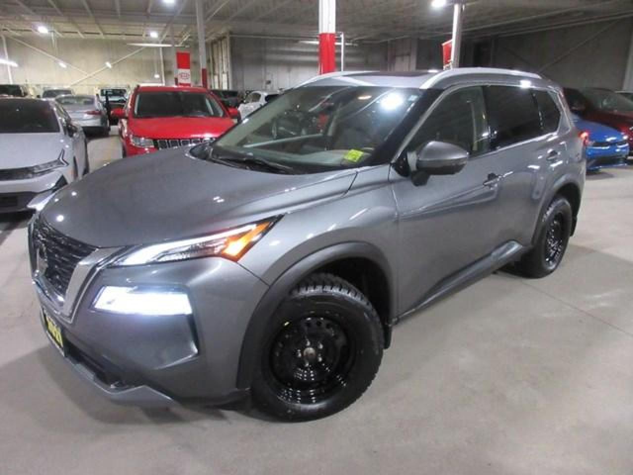 Used 2021 Nissan Rogue FWD SV for sale in Nepean, ON
