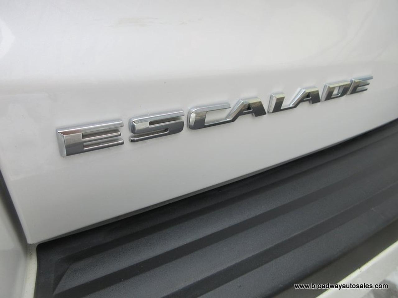 2016 Cadillac Escalade LOADED PREMIUM-MODEL 7 PASSENGER 6.2L - V8.. 4X4.. CAPTAINS.. 3RD ROW.. NAVIGATION.. DVD PLAYER.. SUNROOF.. LEATHER.. HEATED SEATS & WHEEL.. Photo