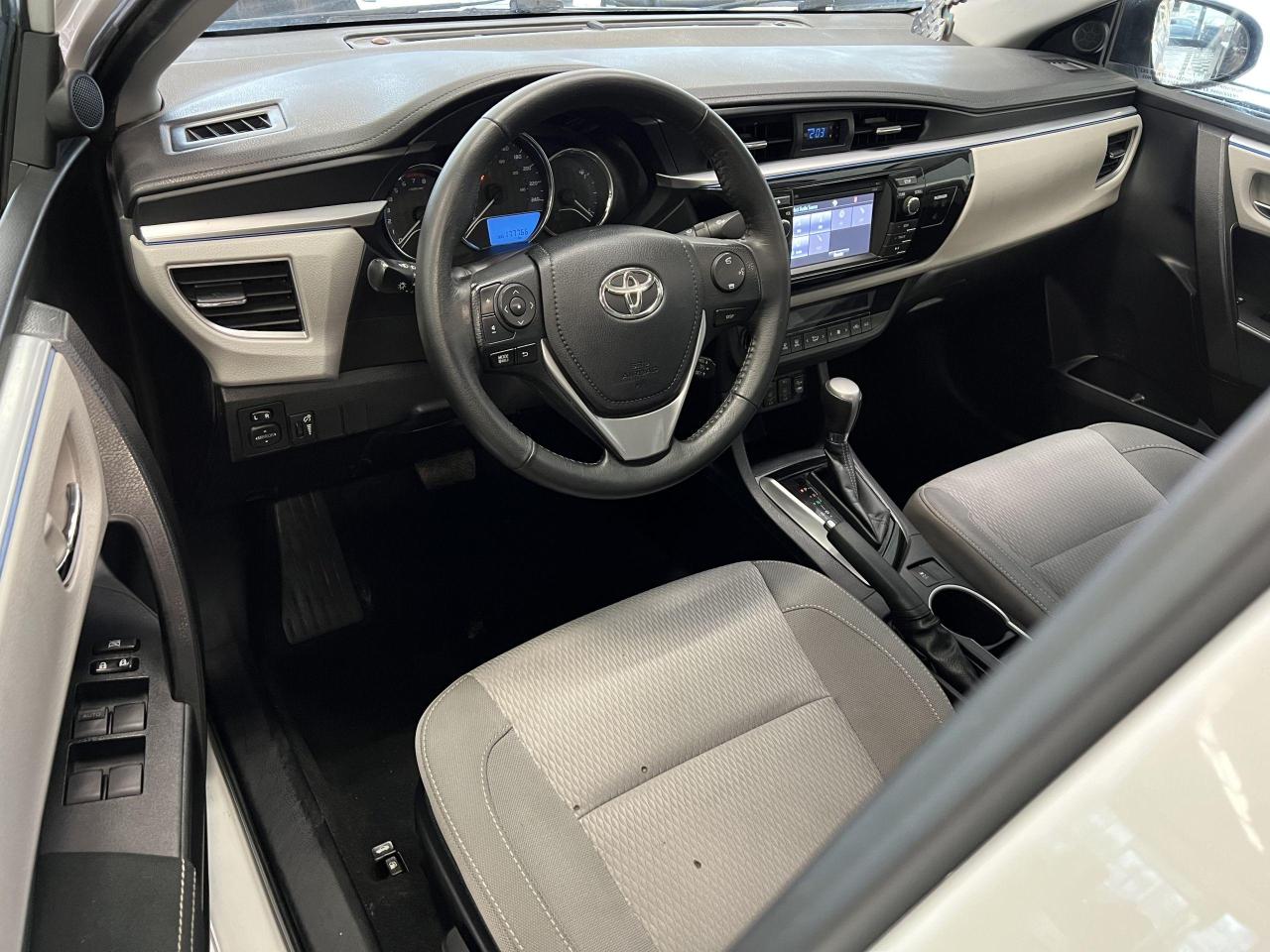 2015 Toyota Corolla LE+Sunroof+Camera+Bluetooth+A/C+CLEAN CARFAX Photo65