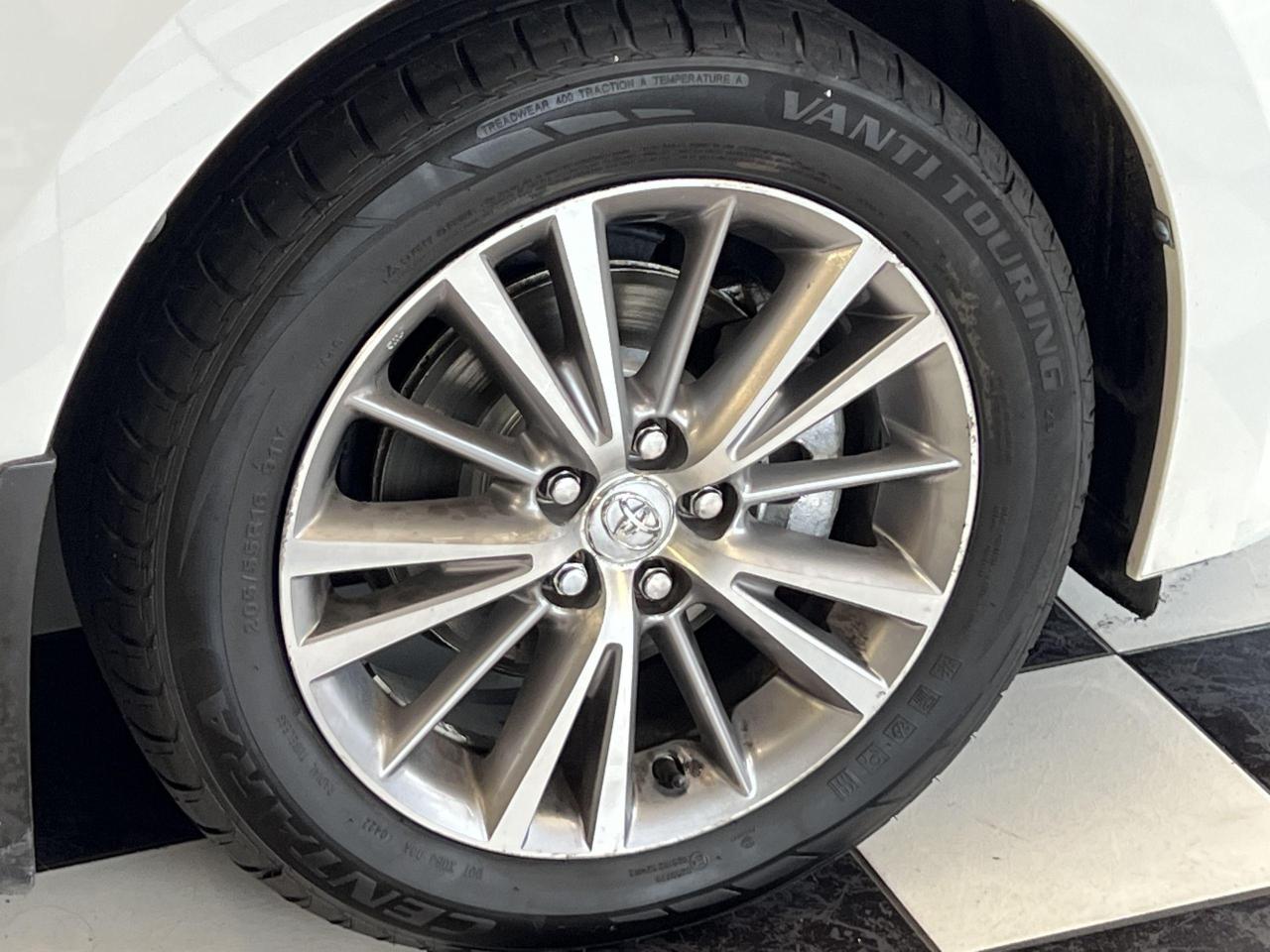 2015 Toyota Corolla LE+Sunroof+Camera+Bluetooth+A/C+CLEAN CARFAX - Photo #46