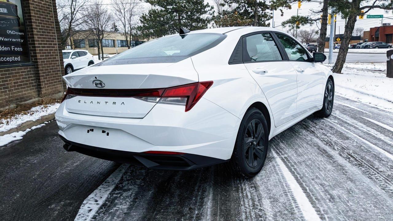 2022 Hyundai Elantra Preferred Photo2