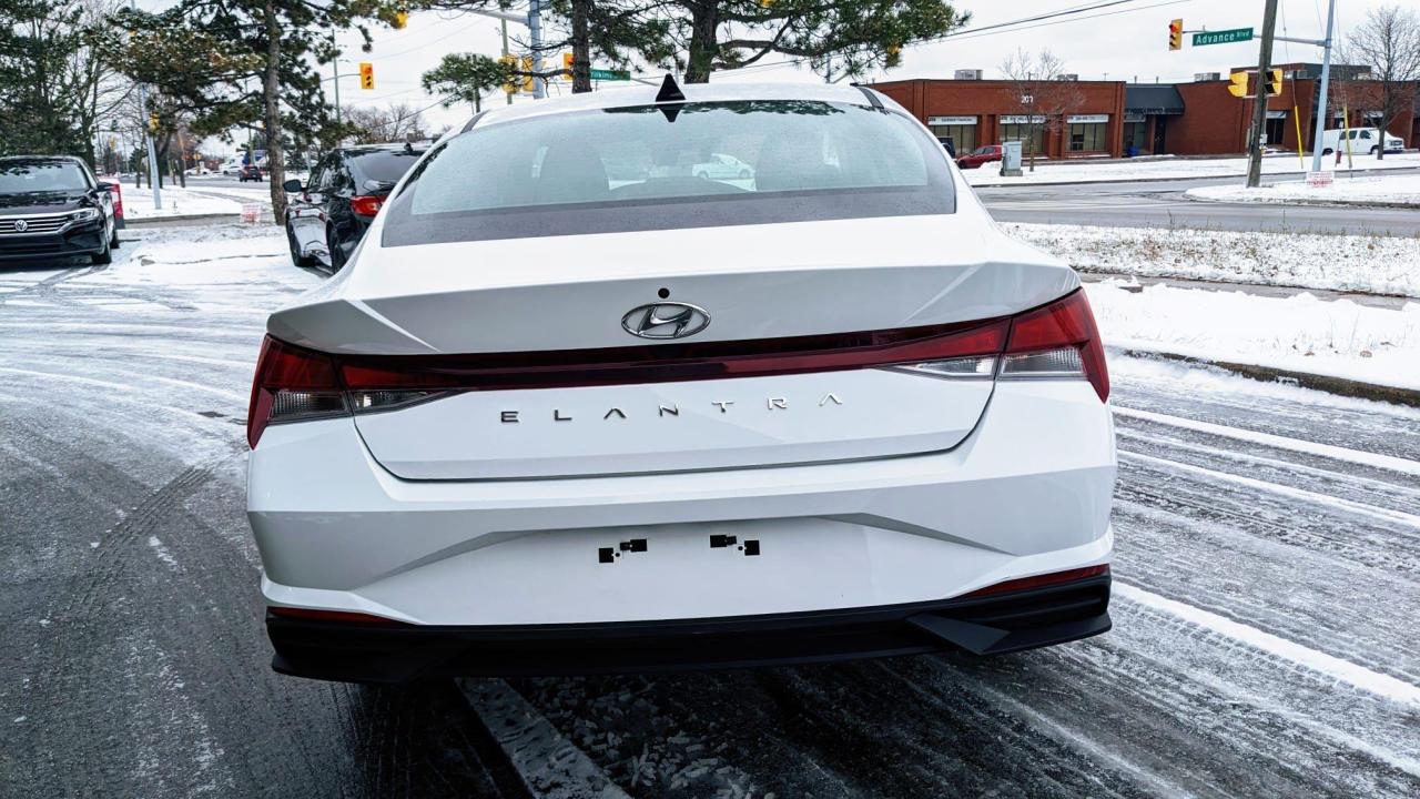 2022 Hyundai Elantra Preferred Photo3
