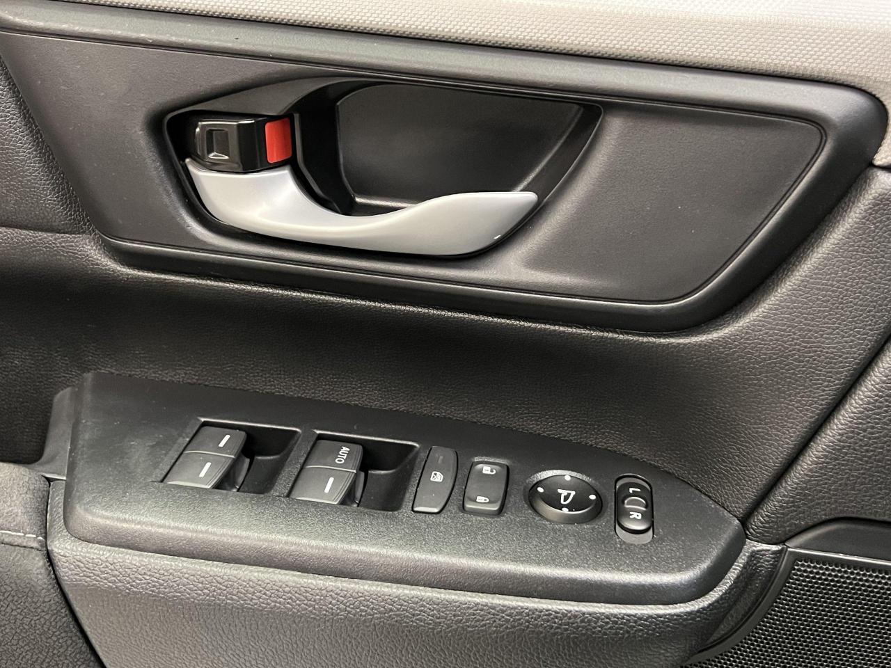 2018 Honda CR-V LX AWD+ApplePlay+Adaptive Cruise+CLEAN CARFAX - Photo #46