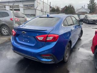 2018 Chevrolet Cruze LT *RS PACKAGE, BACKUP CAMERA, HEATED SEATS* - Photo #4