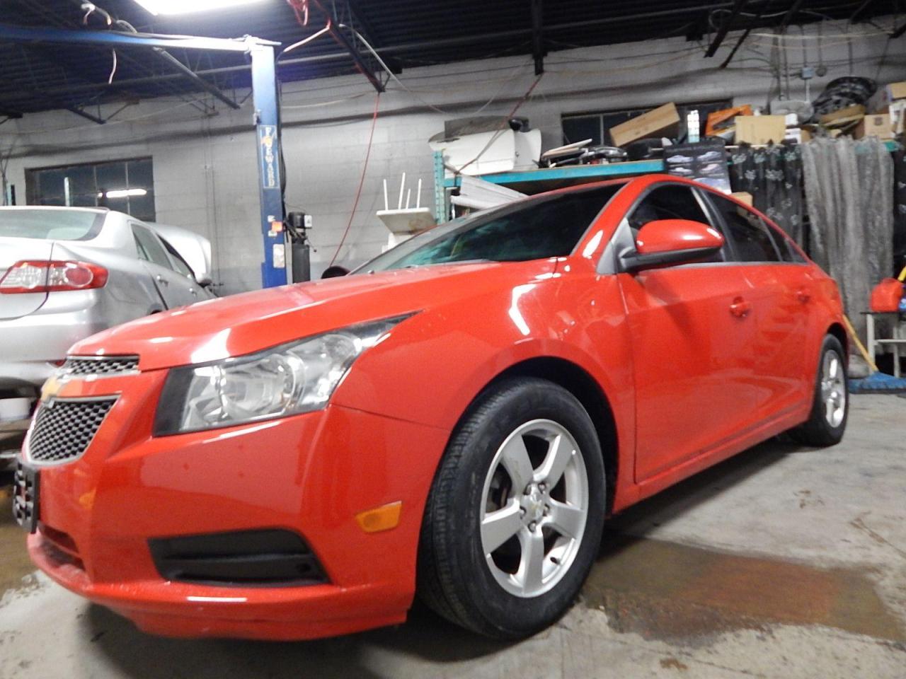 2014 Chevrolet Cruze 2LT Photo2