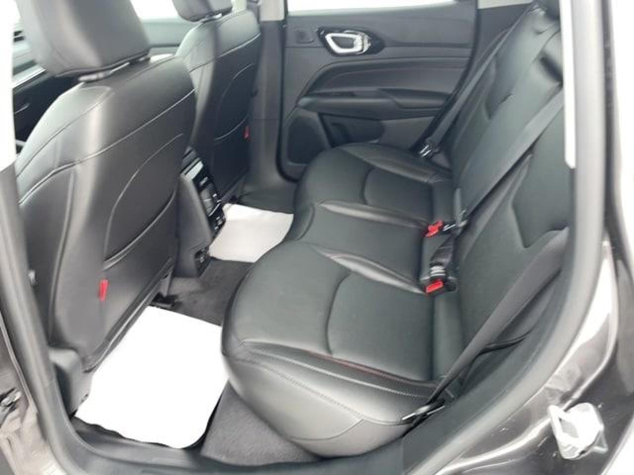 2022 Jeep Compass Trailhawk Elite Photo4