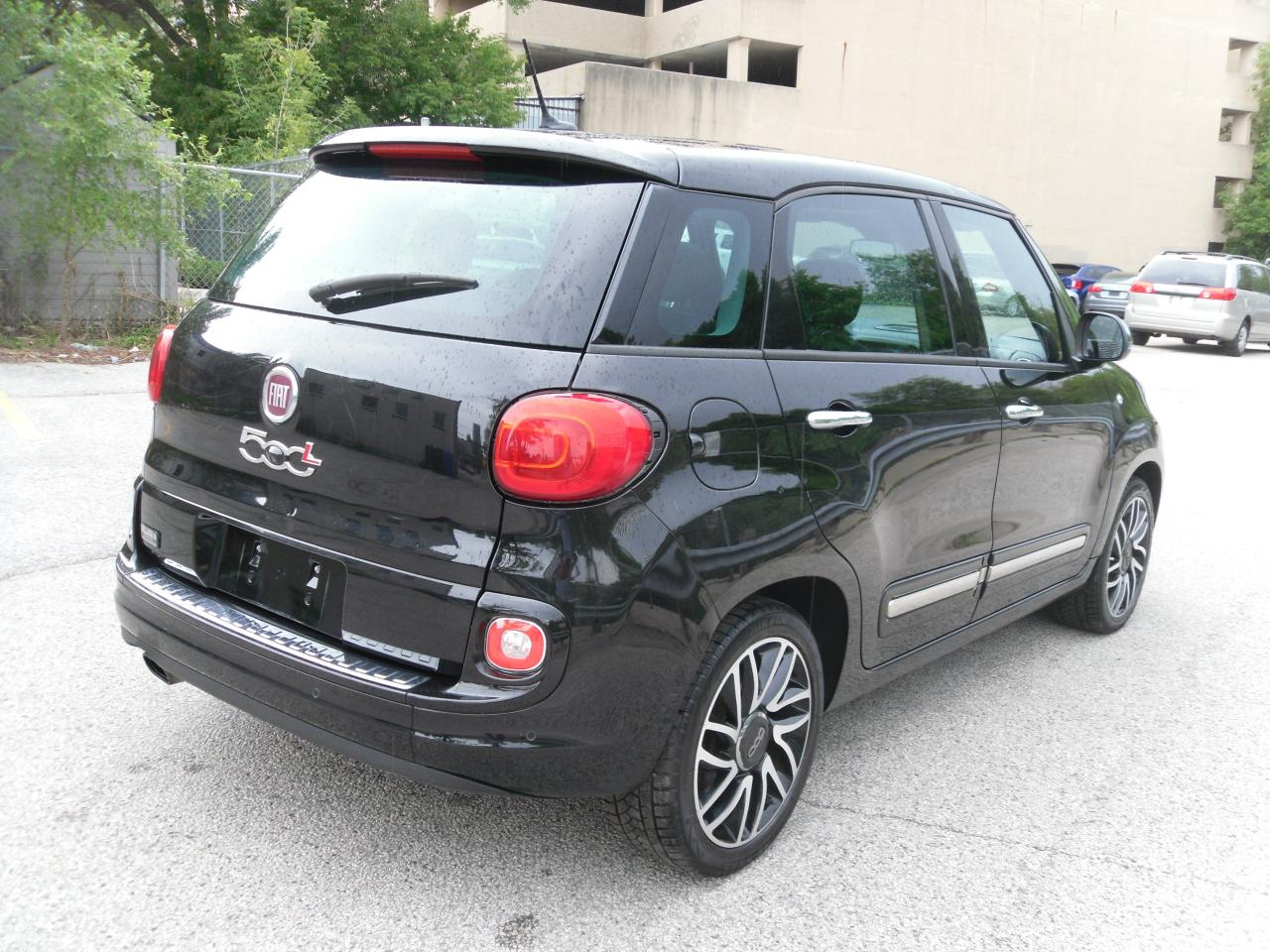 2015 Fiat 500L Lounge - Photo #3