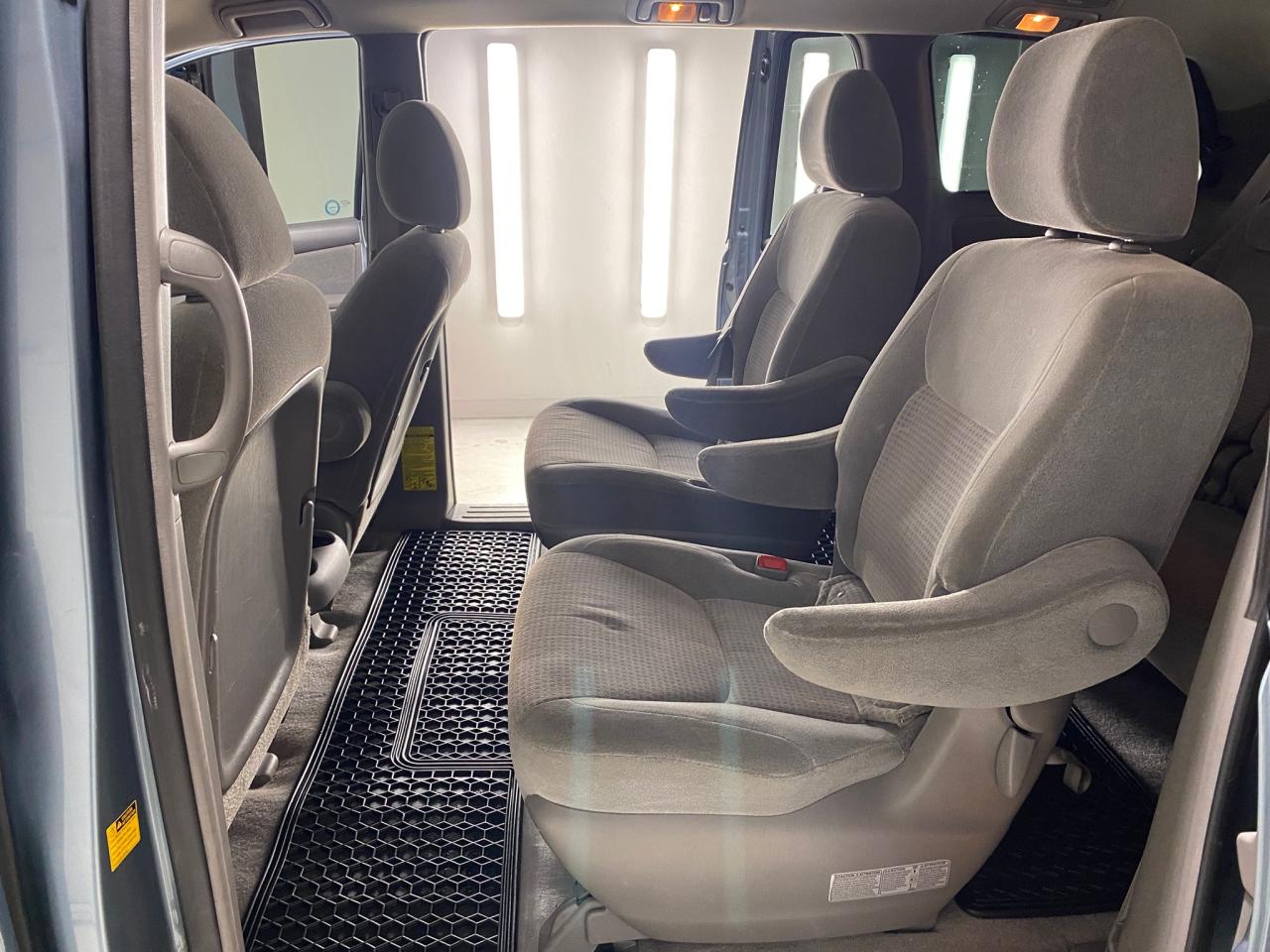 2009 Toyota Sienna 5dr CE 7 Pass FWD-1 OWNER! YES,..ONLY 133,280KMS!! Photo4