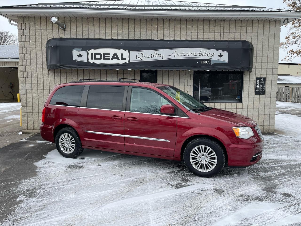 2015 Chrysler Town & Country TOURING