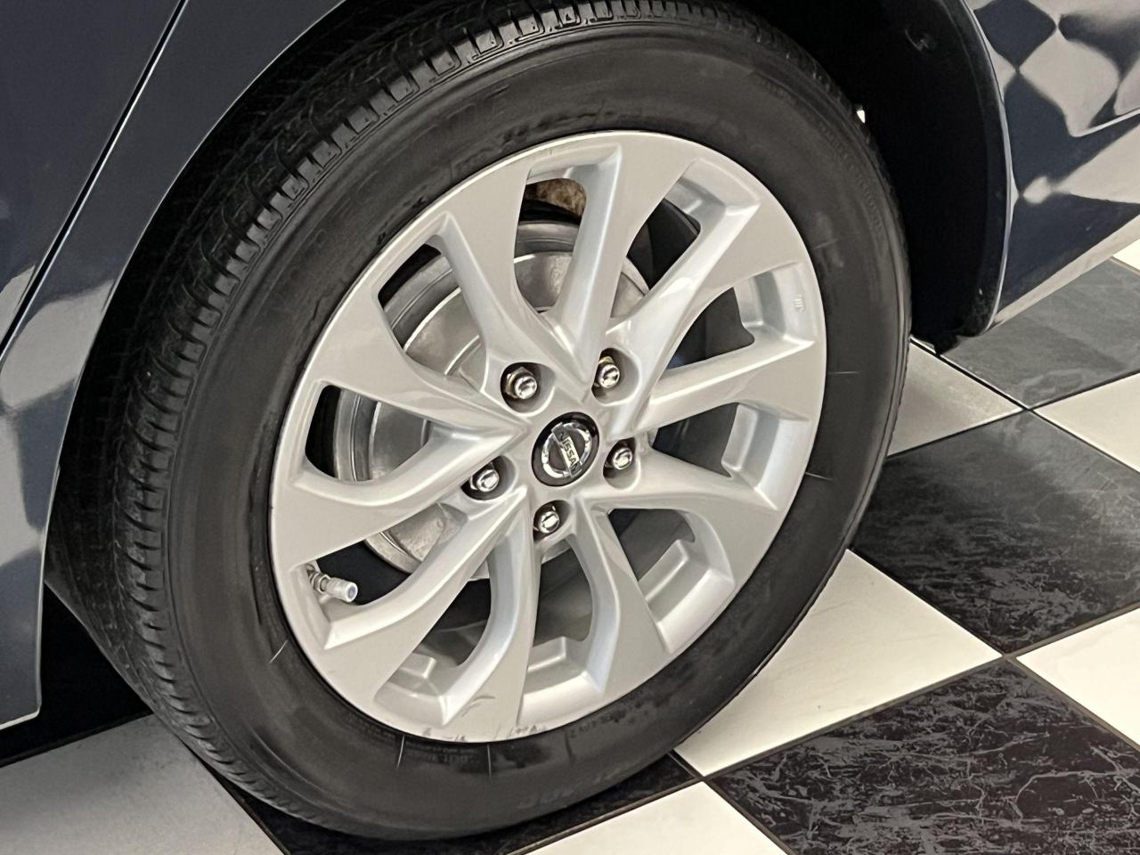 2016 Nissan Sentra SV+Camera+Bluetooth+Heated Seats+Alloys+A/C Photo115