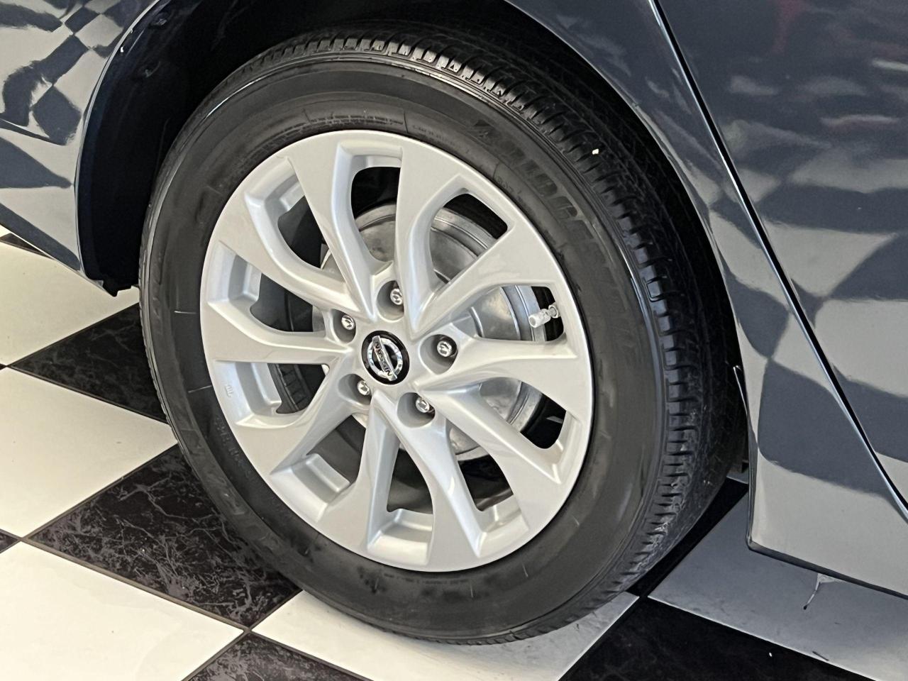 2016 Nissan Sentra SV+Camera+Bluetooth+Heated Seats+Alloys+A/C Photo116