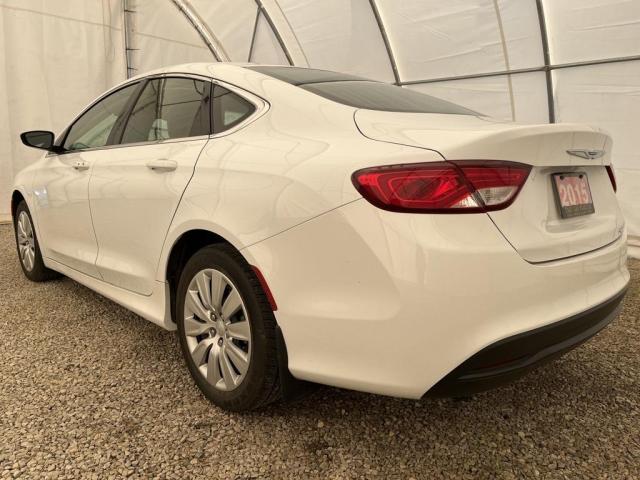 2015 Chrysler 200 LX Photo5