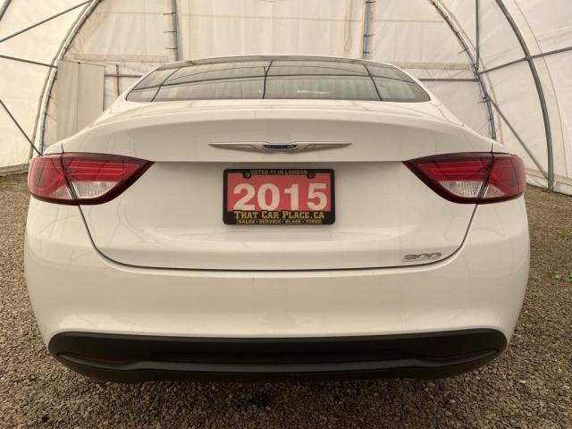 2015 Chrysler 200 LX Photo6