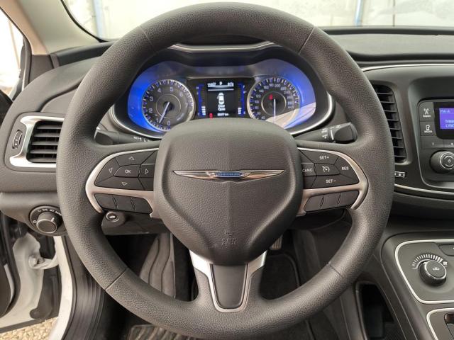 2015 Chrysler 200 LX Photo11