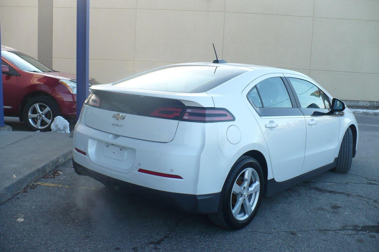 2015 Chevrolet Volt Base Photo
