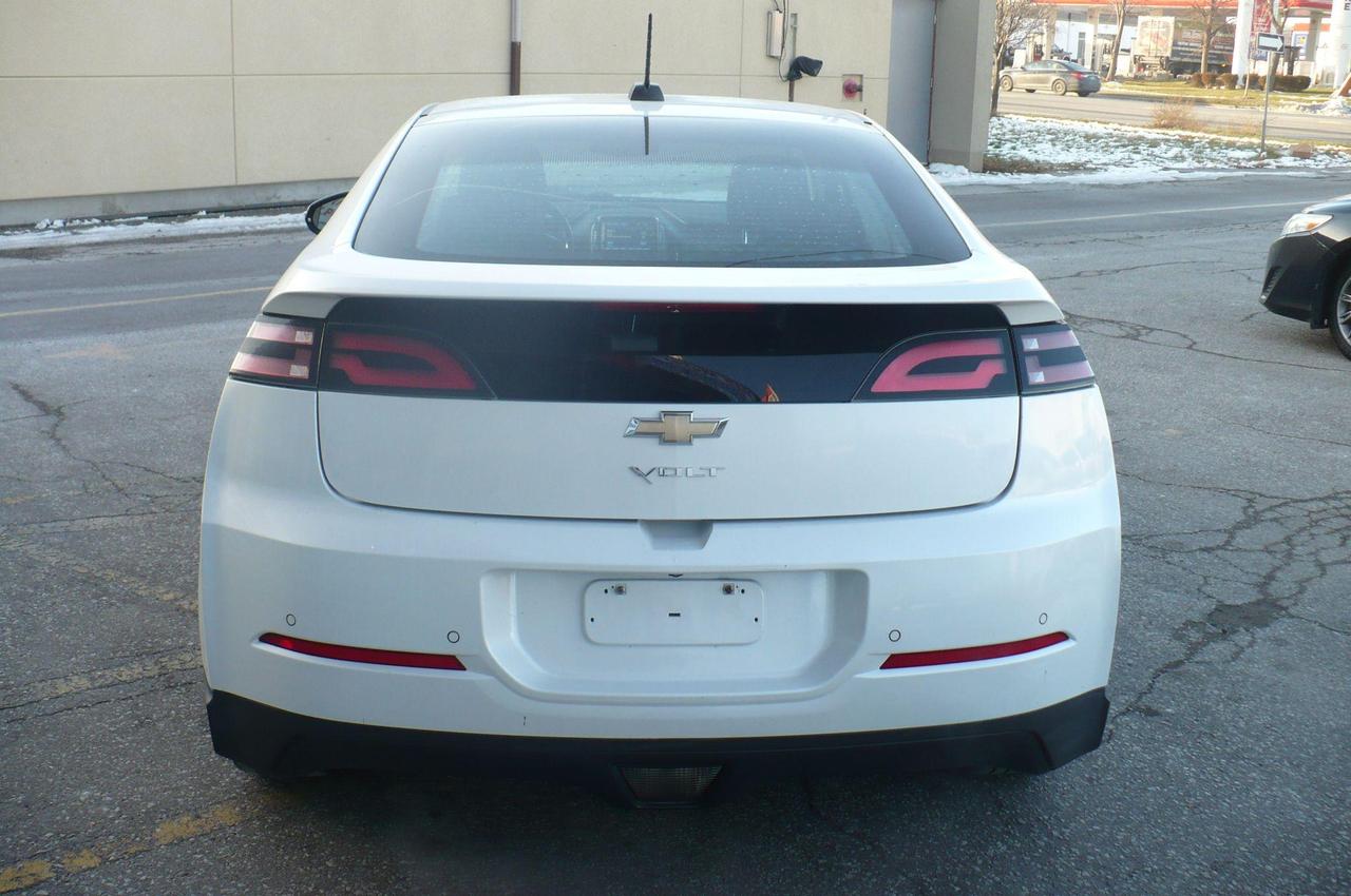 2015 Chevrolet Volt Base Photo