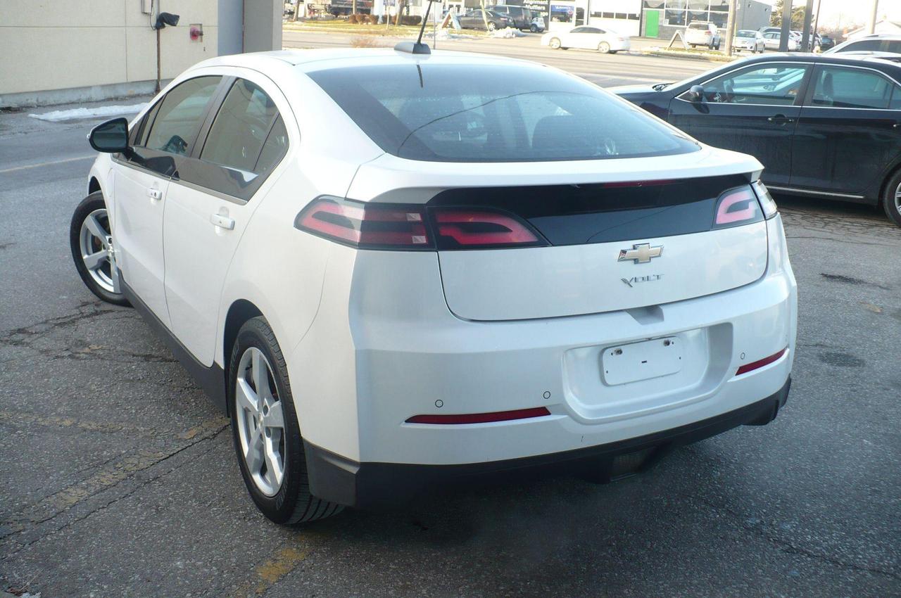 2015 Chevrolet Volt Base Photo