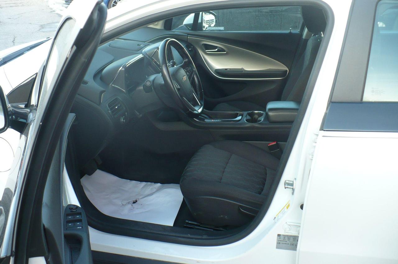 2015 Chevrolet Volt Base Photo