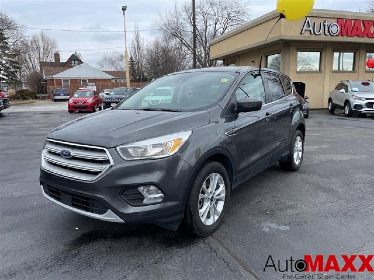 Used 2019 Ford Escape SE - NAVIGATION, REAR CAMERA, REMOTE START! for sale in Windsor, ON