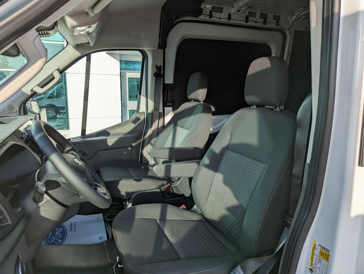 2023 Ford E-Transit Cargo Van BASE Photo5