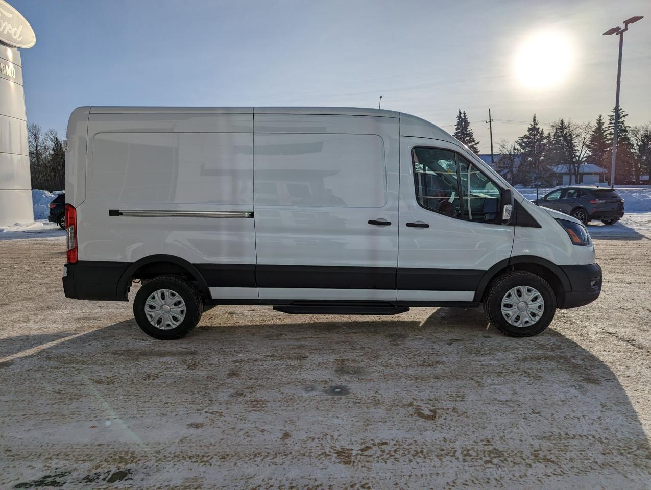 2023 Ford E-Transit Cargo Van BASE Photo5