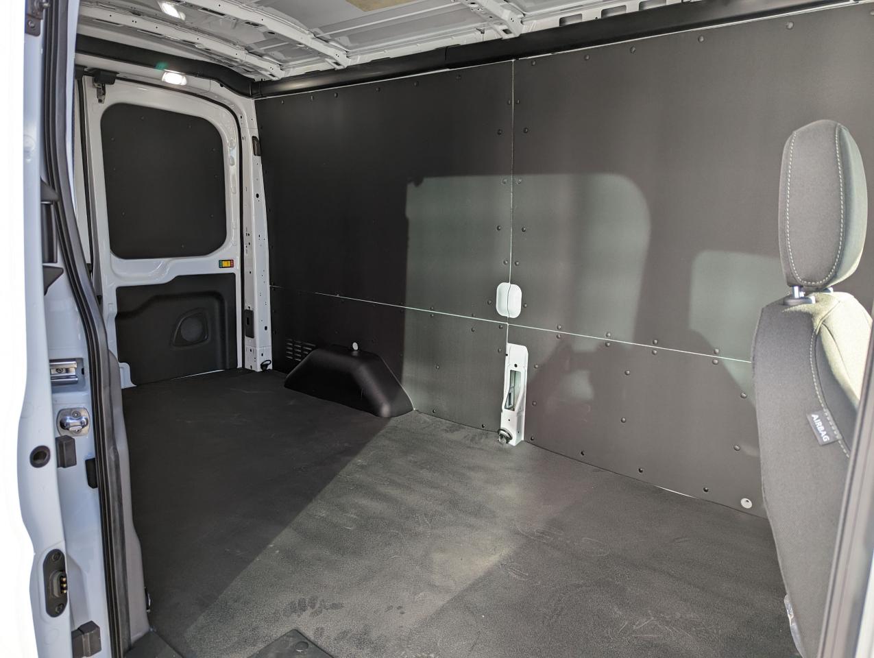 2023 Ford E-Transit Cargo Van BASE Photo5