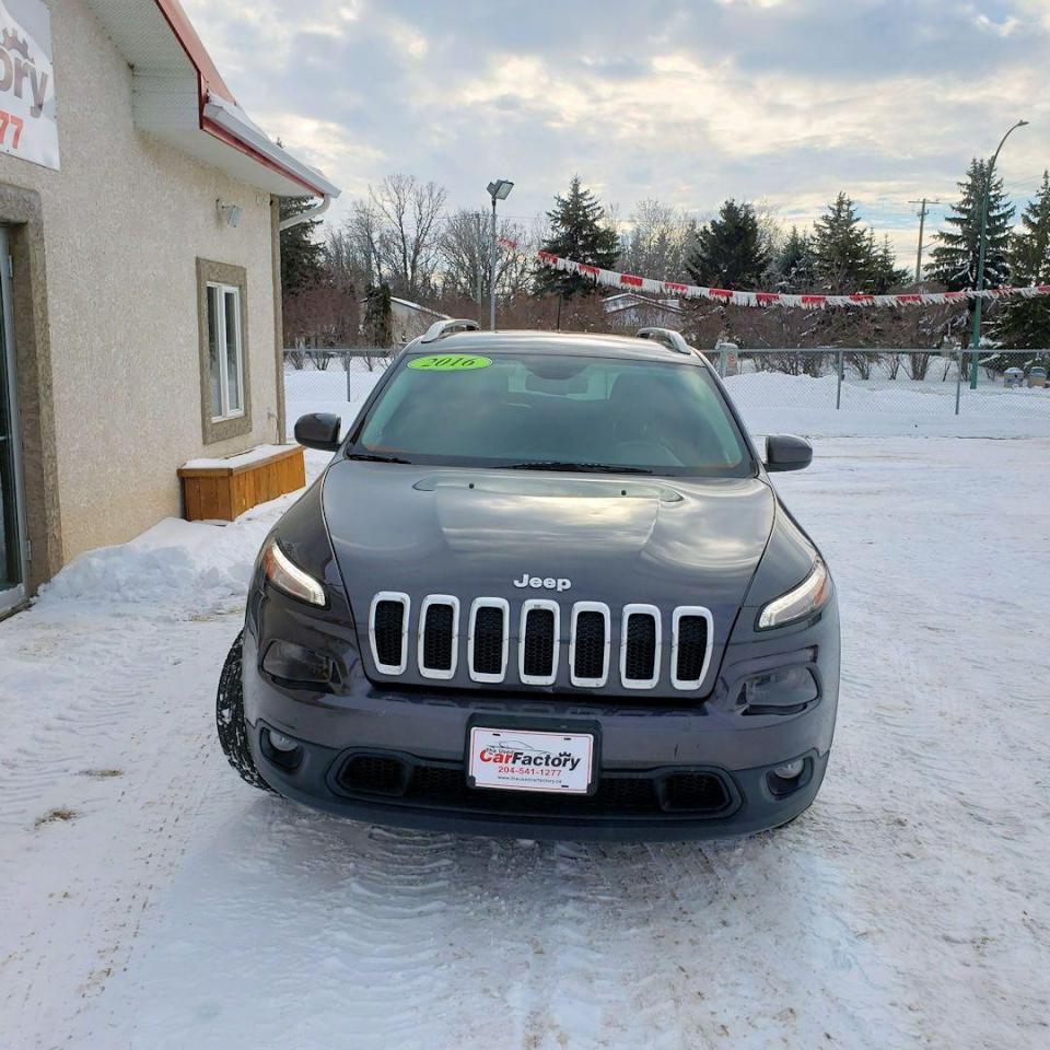 2016 Jeep Cherokee 4WD Navigation, Heated Leather, 8.4 screen - Photo #3