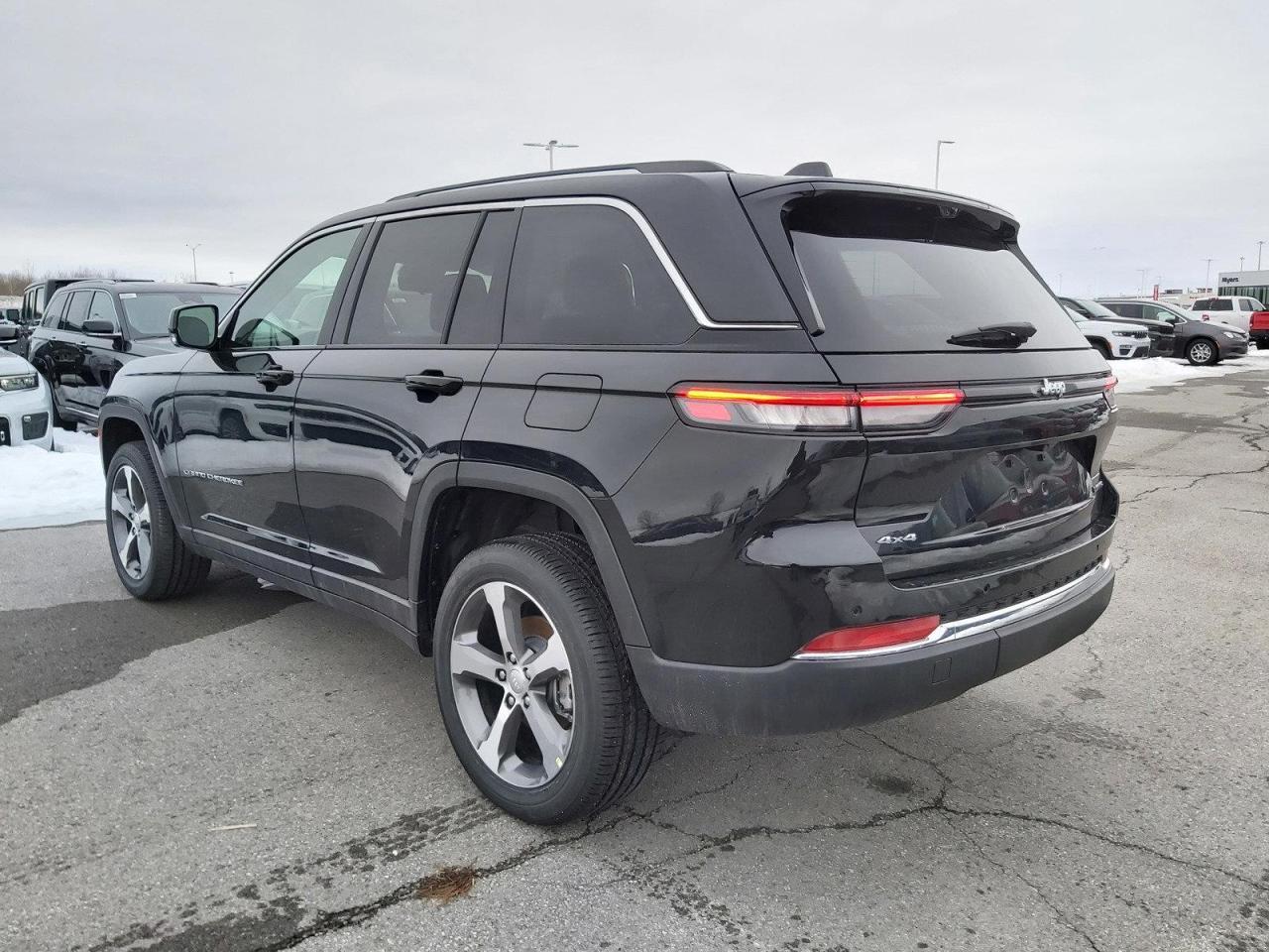 2023 Jeep Grand Cherokee Limited Photo4