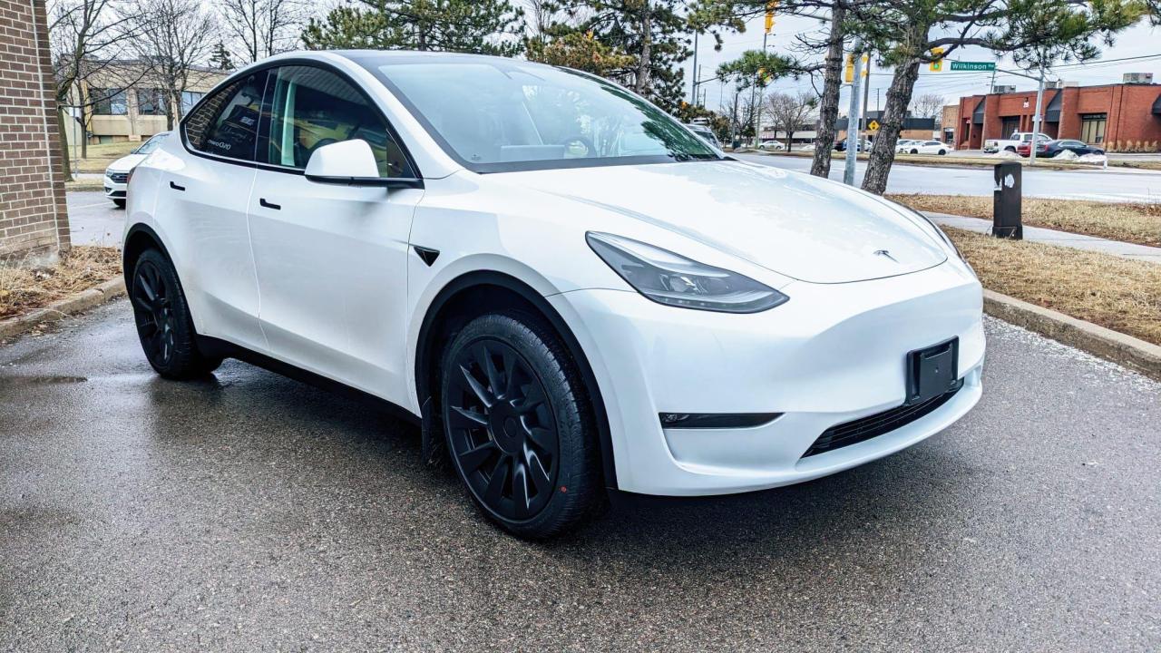 2023 Tesla Model Y LONG RANGE Photo2
