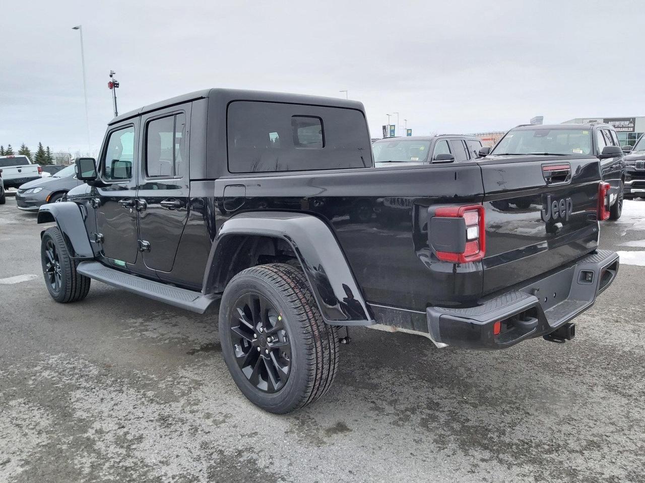 2023 Jeep Gladiator Overland Photo4