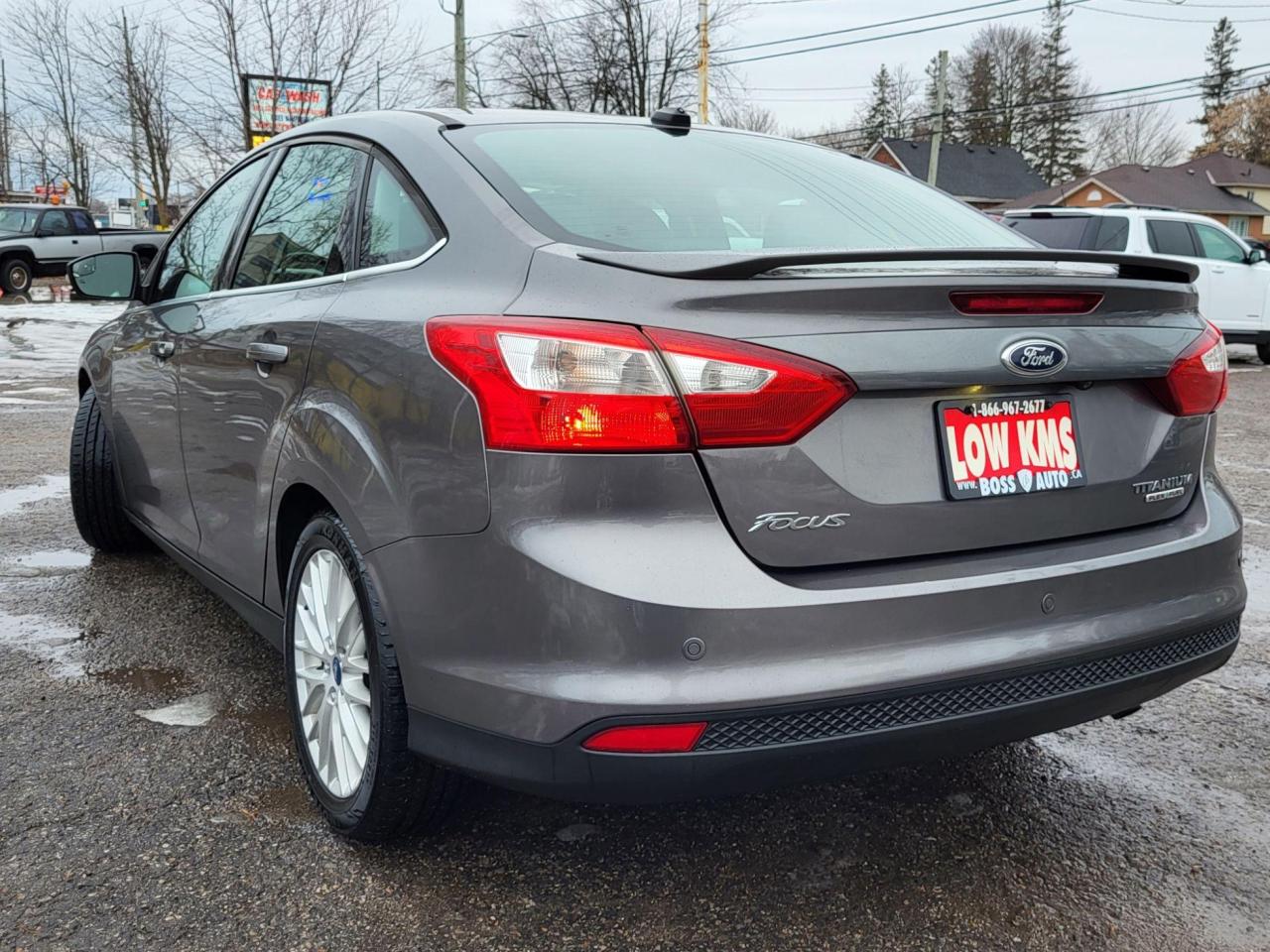 2013 Ford Focus Titanium Photo2