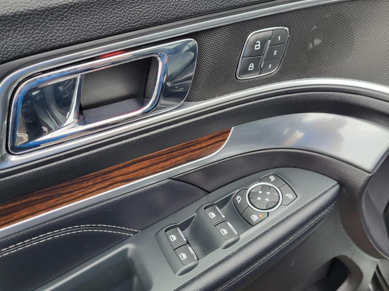 2018 Ford Explorer Limited 4WD Photo