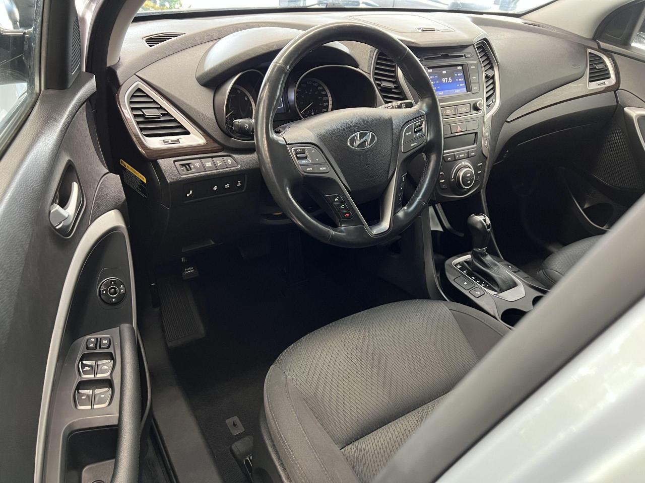 2017 Hyundai Santa Fe XL XL Premium 7 Pass V6 AWD+Roof+Camera+ACCIDENT FREE - Photo #16