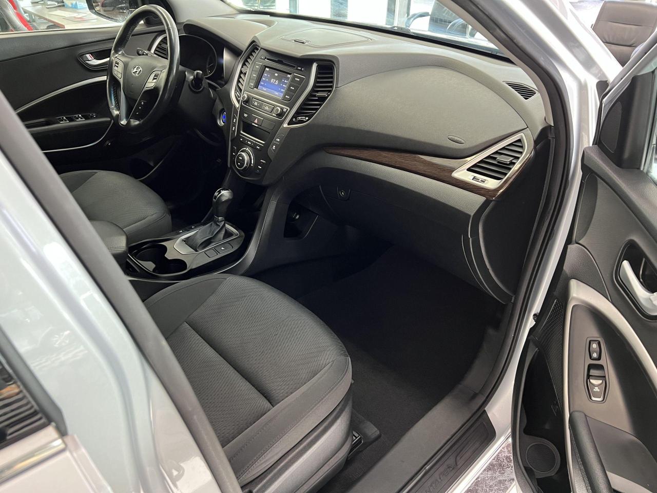 2017 Hyundai Santa Fe XL XL Premium 7 Pass V6 AWD+Roof+Camera+ACCIDENT FREE - Photo #19