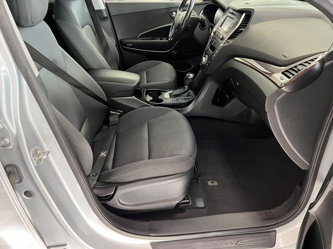2017 Hyundai Santa Fe XL XL Premium 7 Pass V6 AWD+Roof+Camera+ACCIDENT FREE - Photo #20
