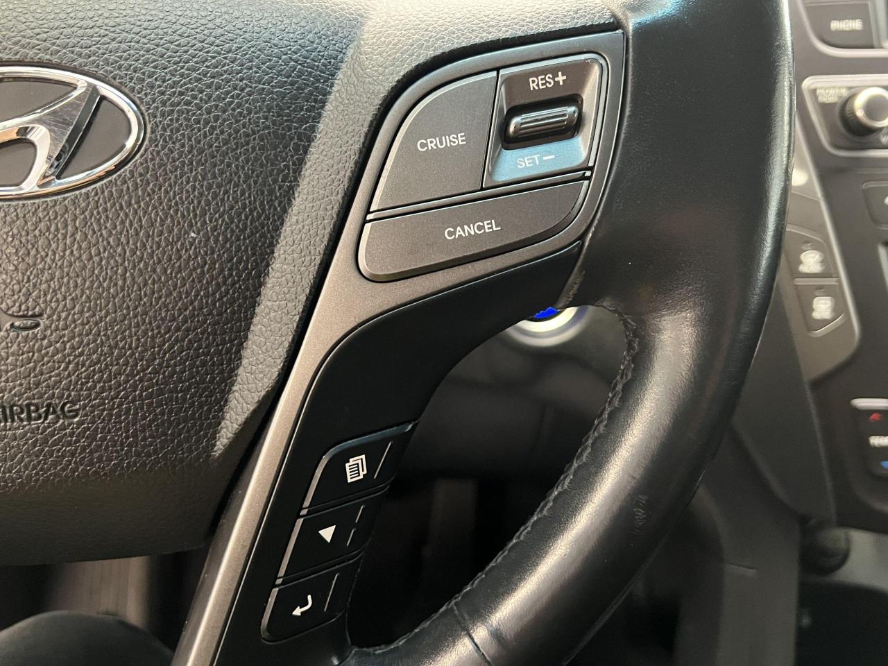 2017 Hyundai Santa Fe XL XL Premium 7 Pass V6 AWD+Roof+Camera+ACCIDENT FREE - Photo #40
