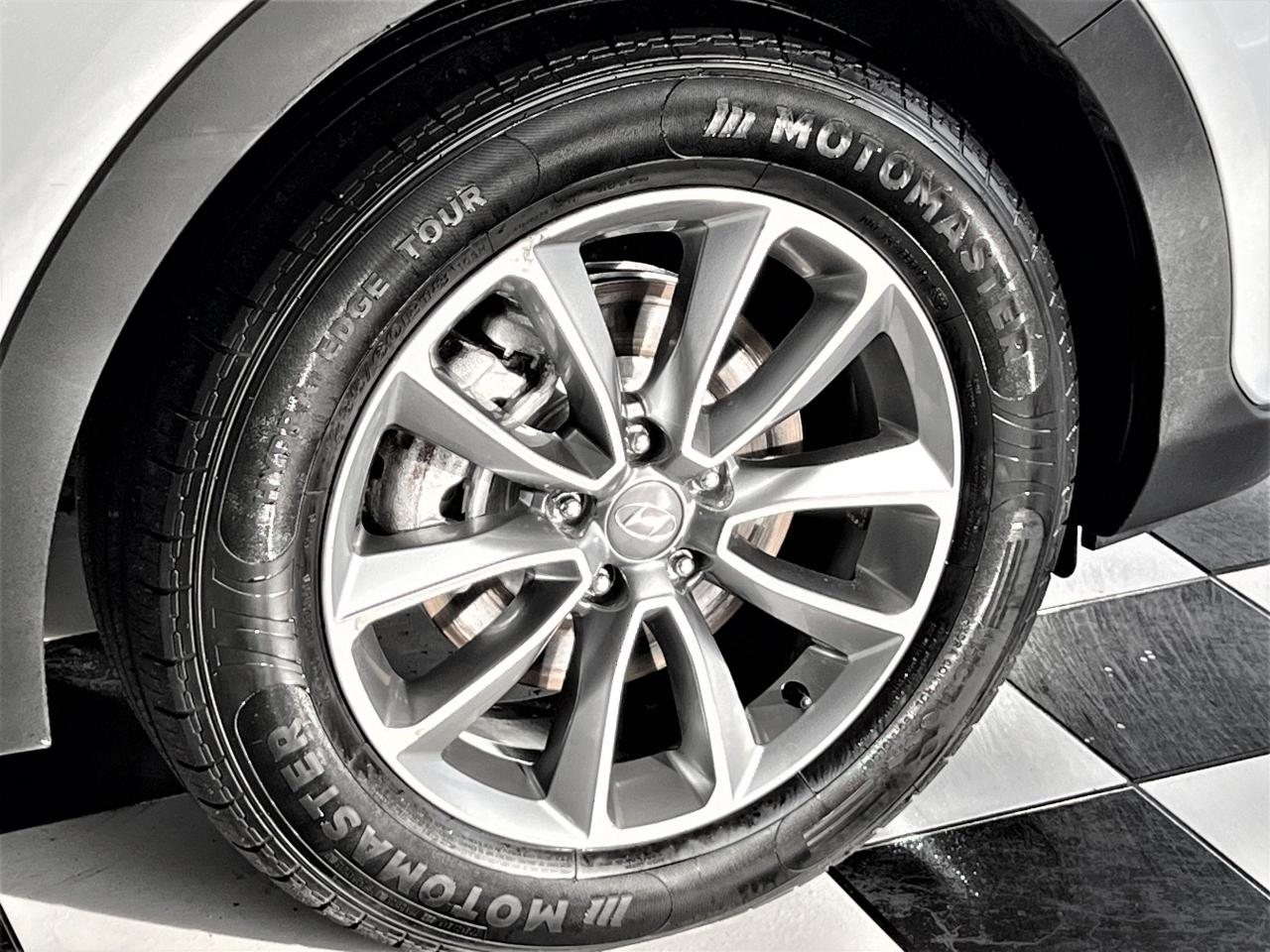2017 Hyundai Santa Fe XL XL Premium 7 Pass V6 AWD+Roof+Camera+ACCIDENT FREE - Photo #48