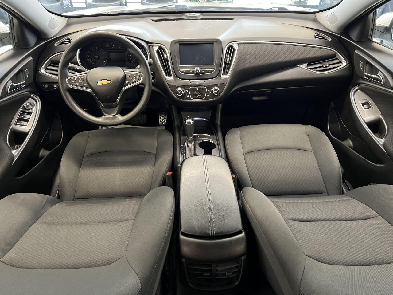 2017 Chevrolet Malibu LT+Camera+ApplePlay+Cruise Control+A/C Photo61