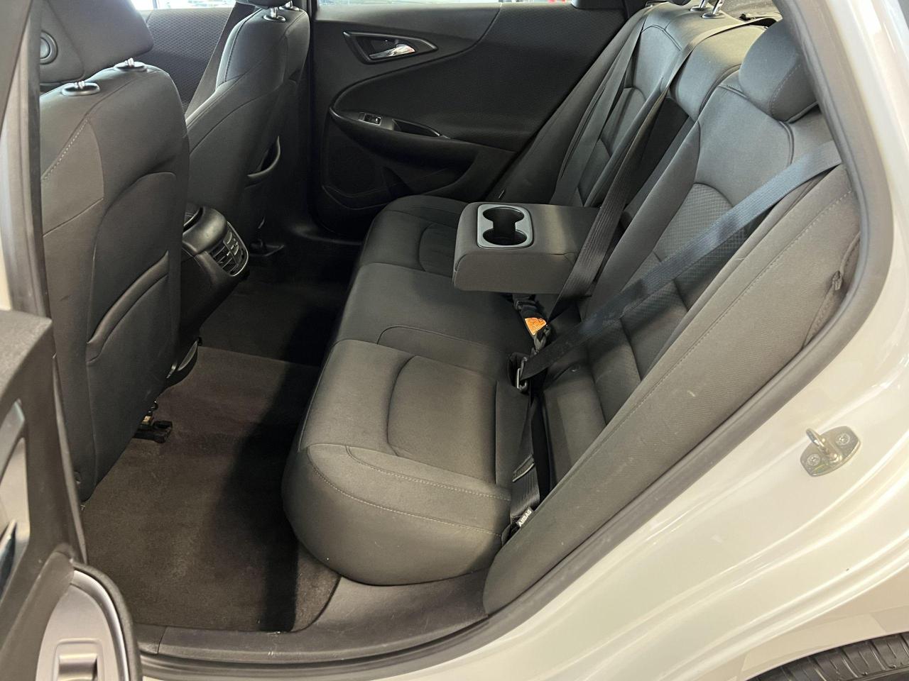 2017 Chevrolet Malibu LT+Camera+ApplePlay+Cruise Control+A/C Photo73
