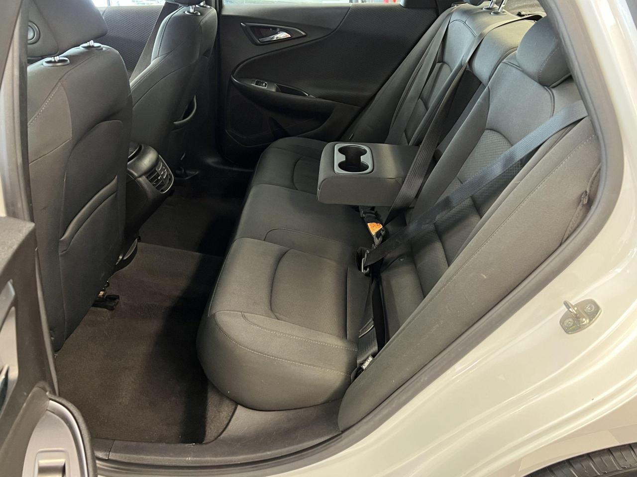 2017 Chevrolet Malibu LT+Camera+ApplePlay+Cruise Control+A/C Photo76