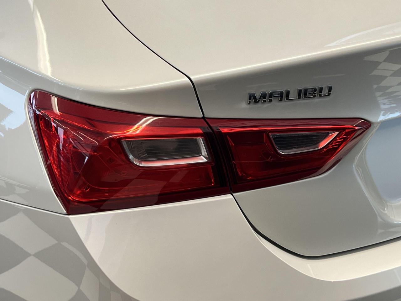 2017 Chevrolet Malibu LT+Camera+ApplePlay+Cruise Control+A/C - Photo #49
